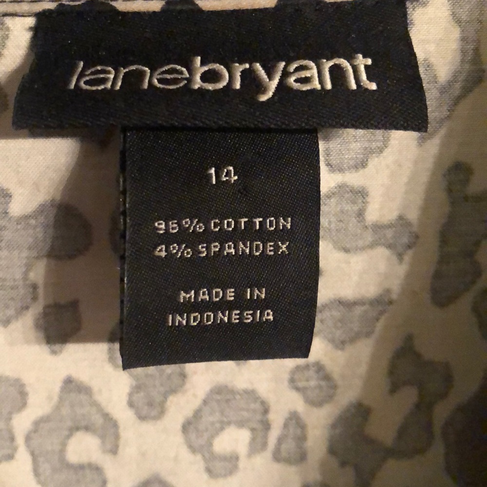Lane Bryant Leopard print button down blouse-sz 14 - Picture 2 of 3